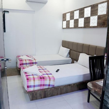 Hotel Magnum Airport T-2 뭄바이 외부 사진