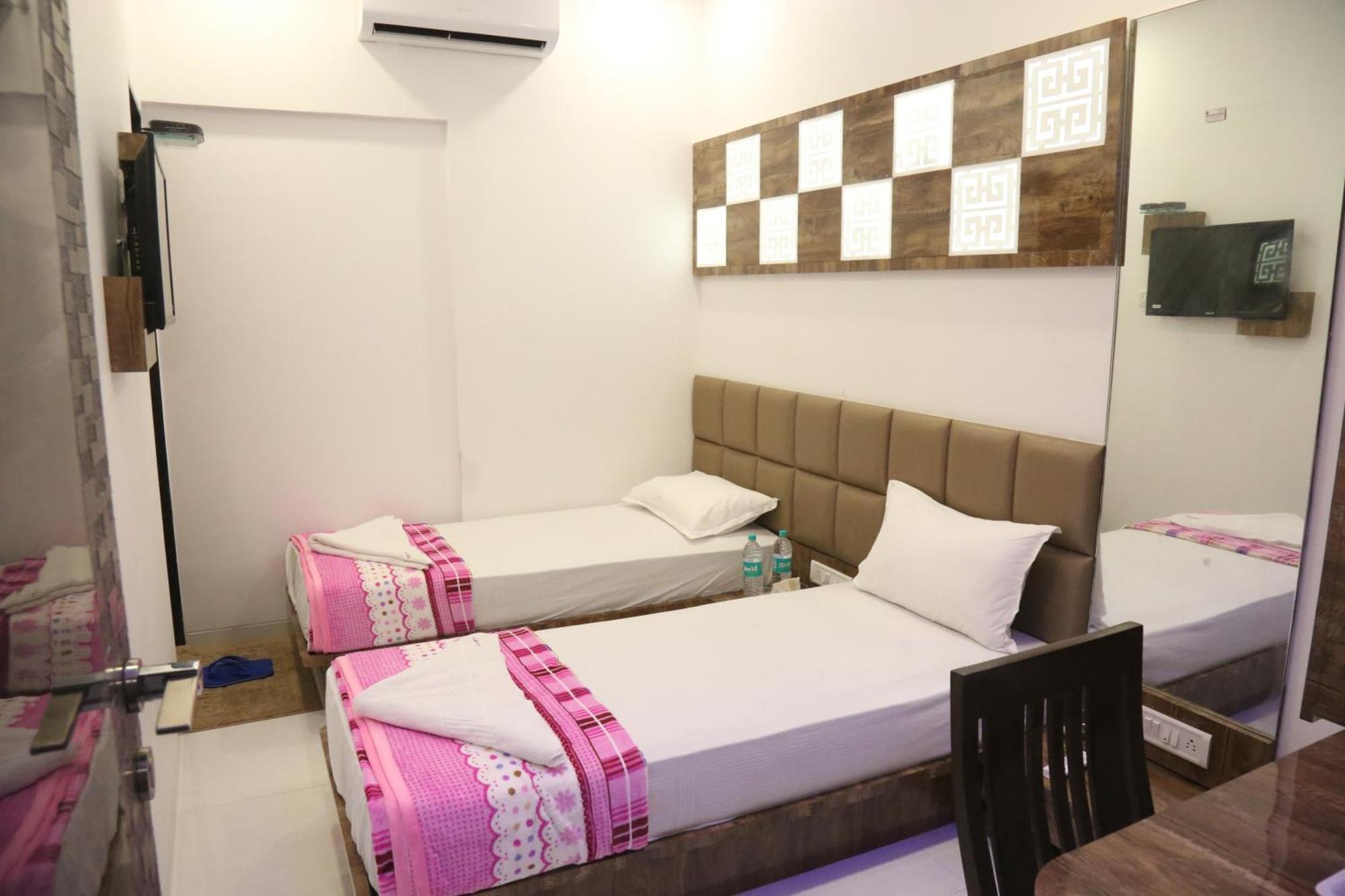Hotel Magnum Airport T-2 뭄바이 외부 사진