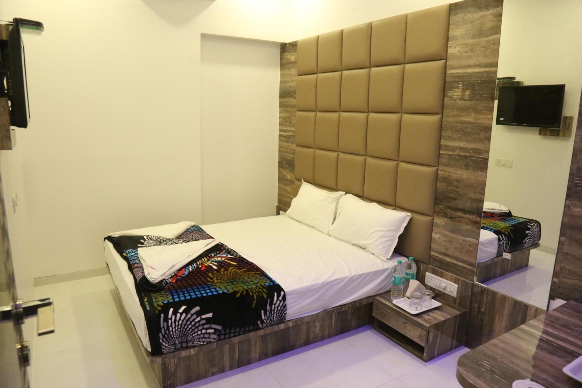 Hotel Magnum Airport T-2 뭄바이 외부 사진