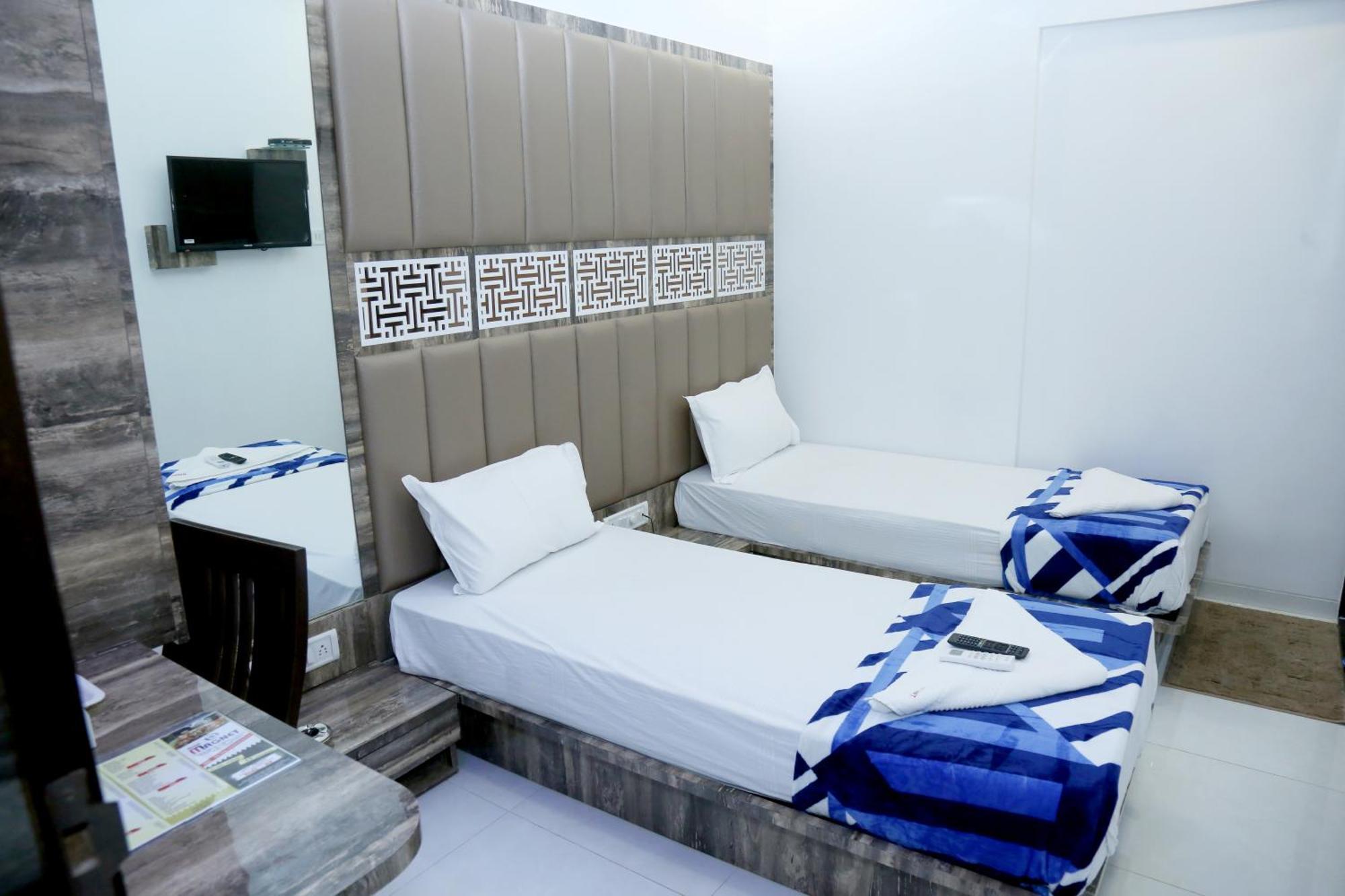 Hotel Magnum Airport T-2 뭄바이 외부 사진