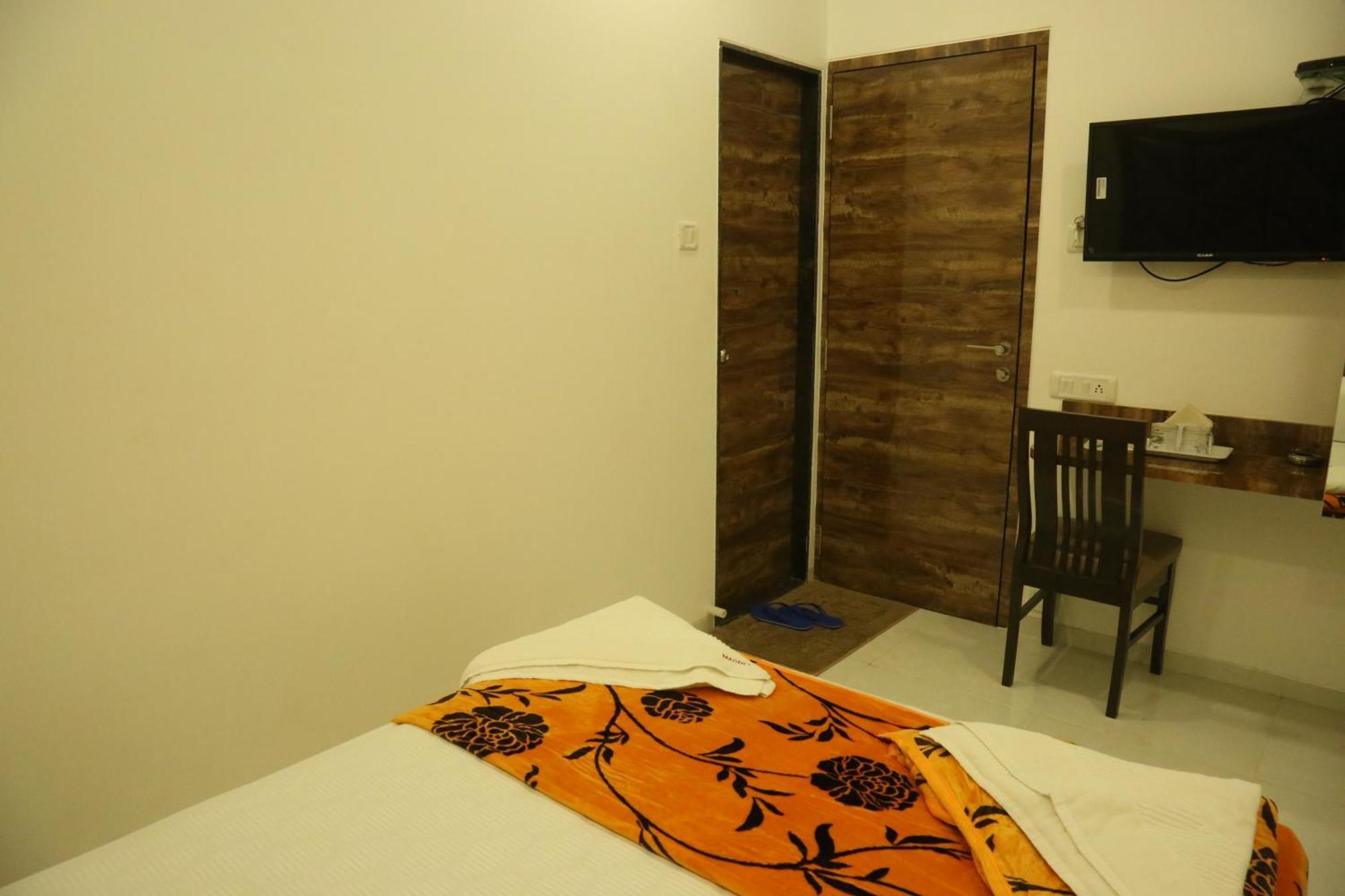 Hotel Magnum Airport T-2 뭄바이 외부 사진
