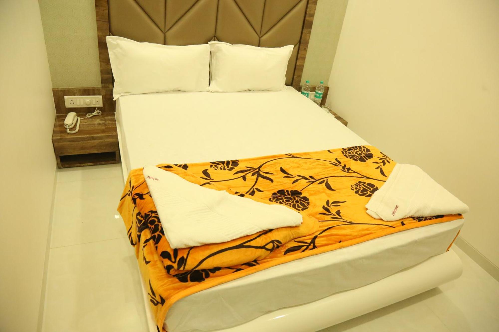 Hotel Magnum Airport T-2 뭄바이 외부 사진