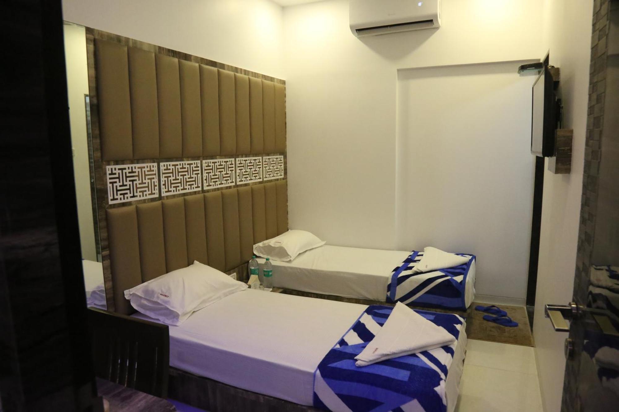 Hotel Magnum Airport T-2 뭄바이 외부 사진