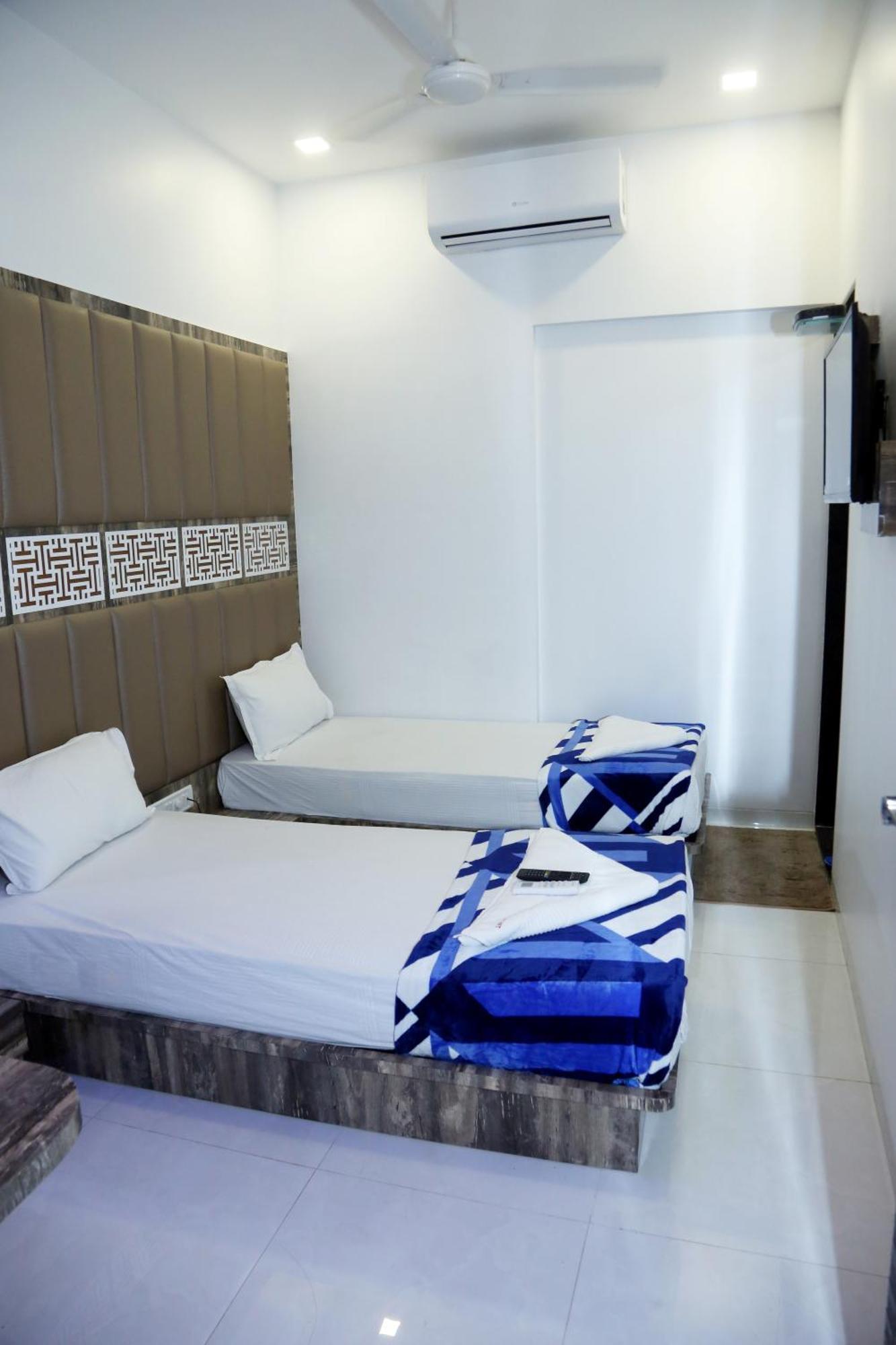Hotel Magnum Airport T-2 뭄바이 외부 사진