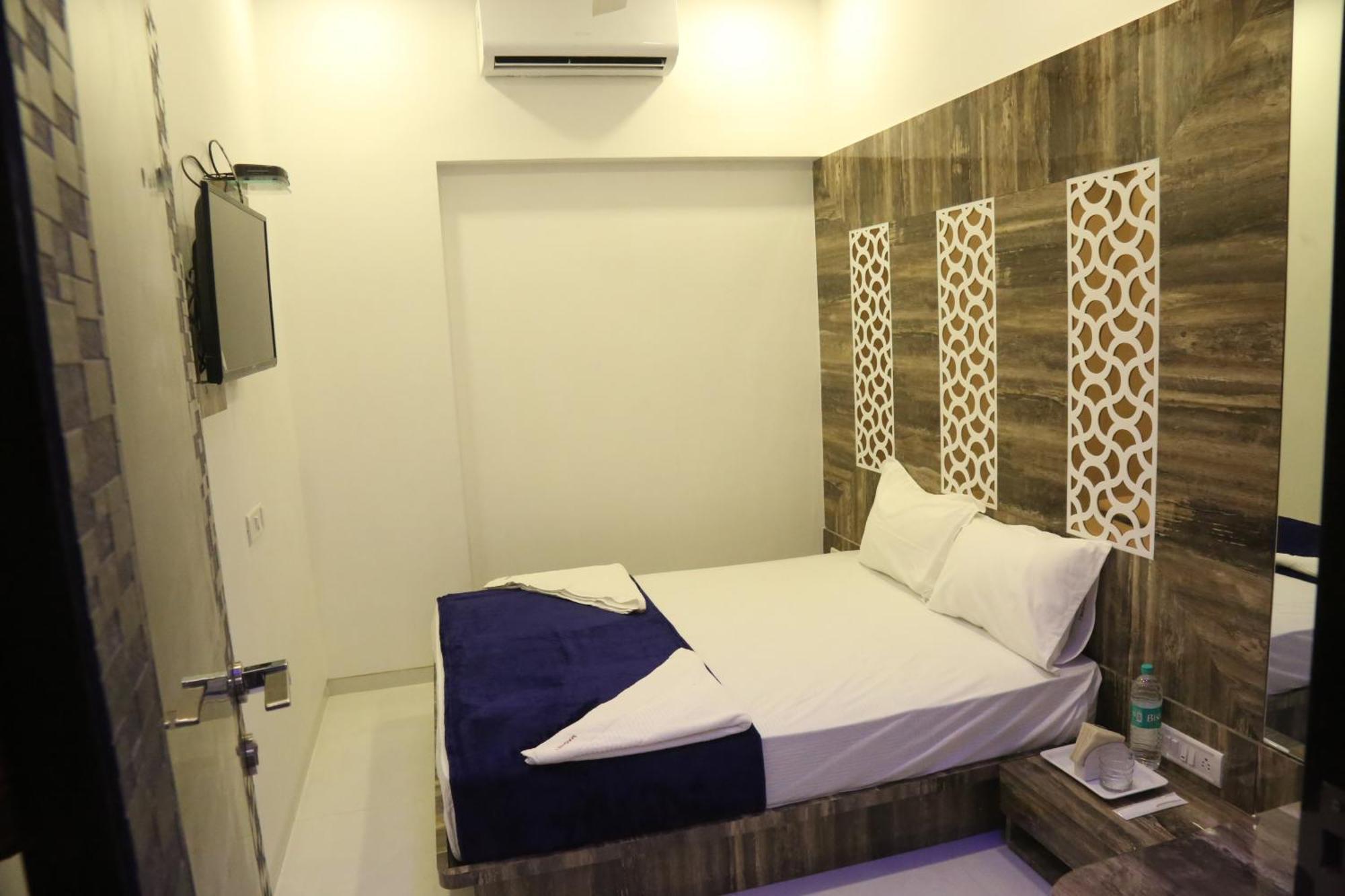 Hotel Magnum Airport T-2 뭄바이 외부 사진