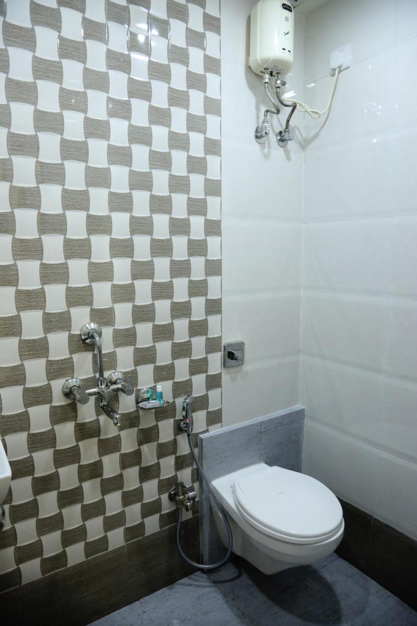 Hotel Magnum Airport T-2 뭄바이 외부 사진